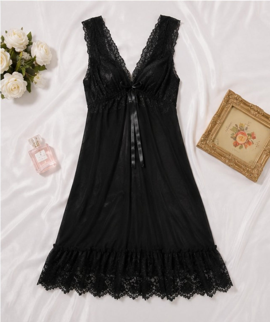 Notte Aperta Lace-Strap Gown